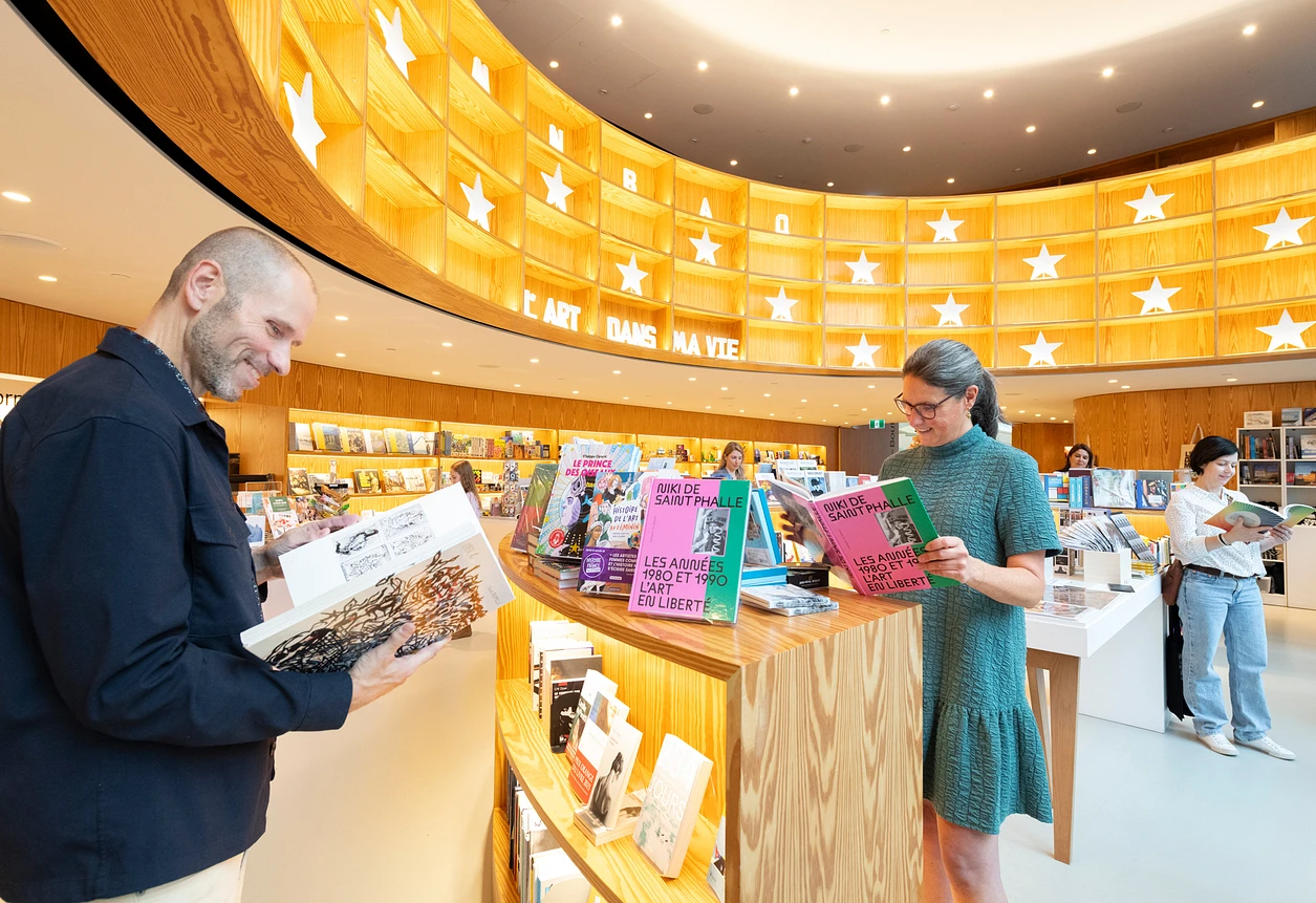 La librairie-boutique // Photo : MNBAQ, David Cannon