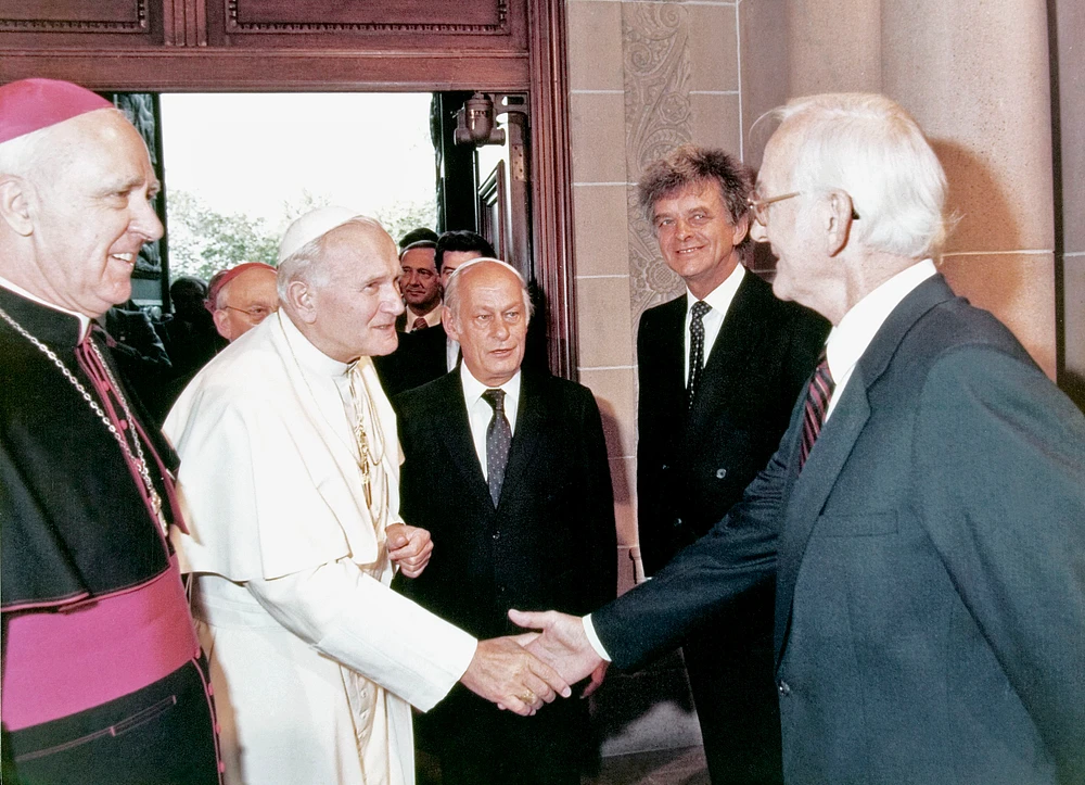 1984 gh pape