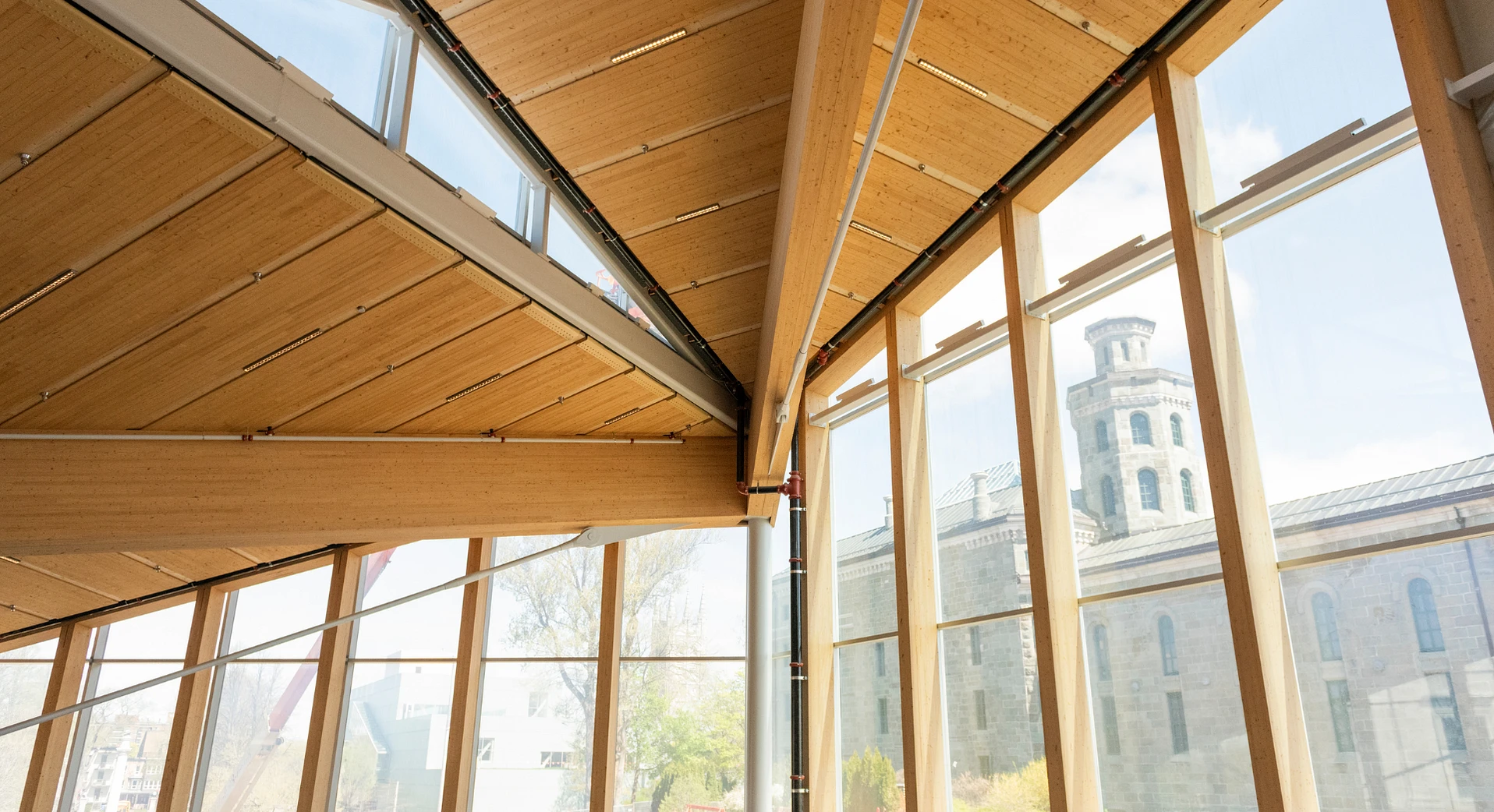 Vue de l'intérieur de l'Espace Riopelle