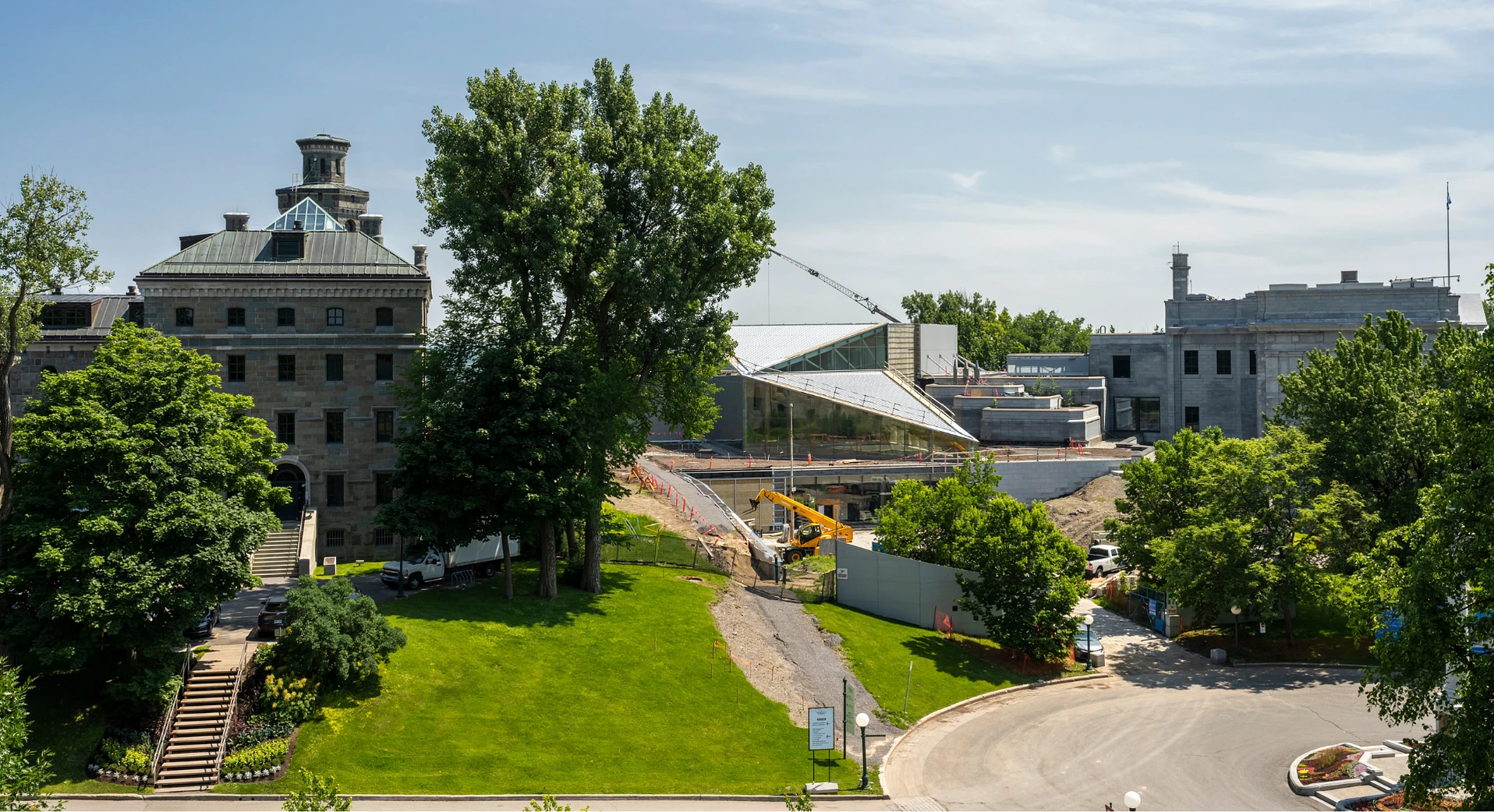 Emplacement du futur pavillon au bout du l'avenue Wolfe-Montcalm