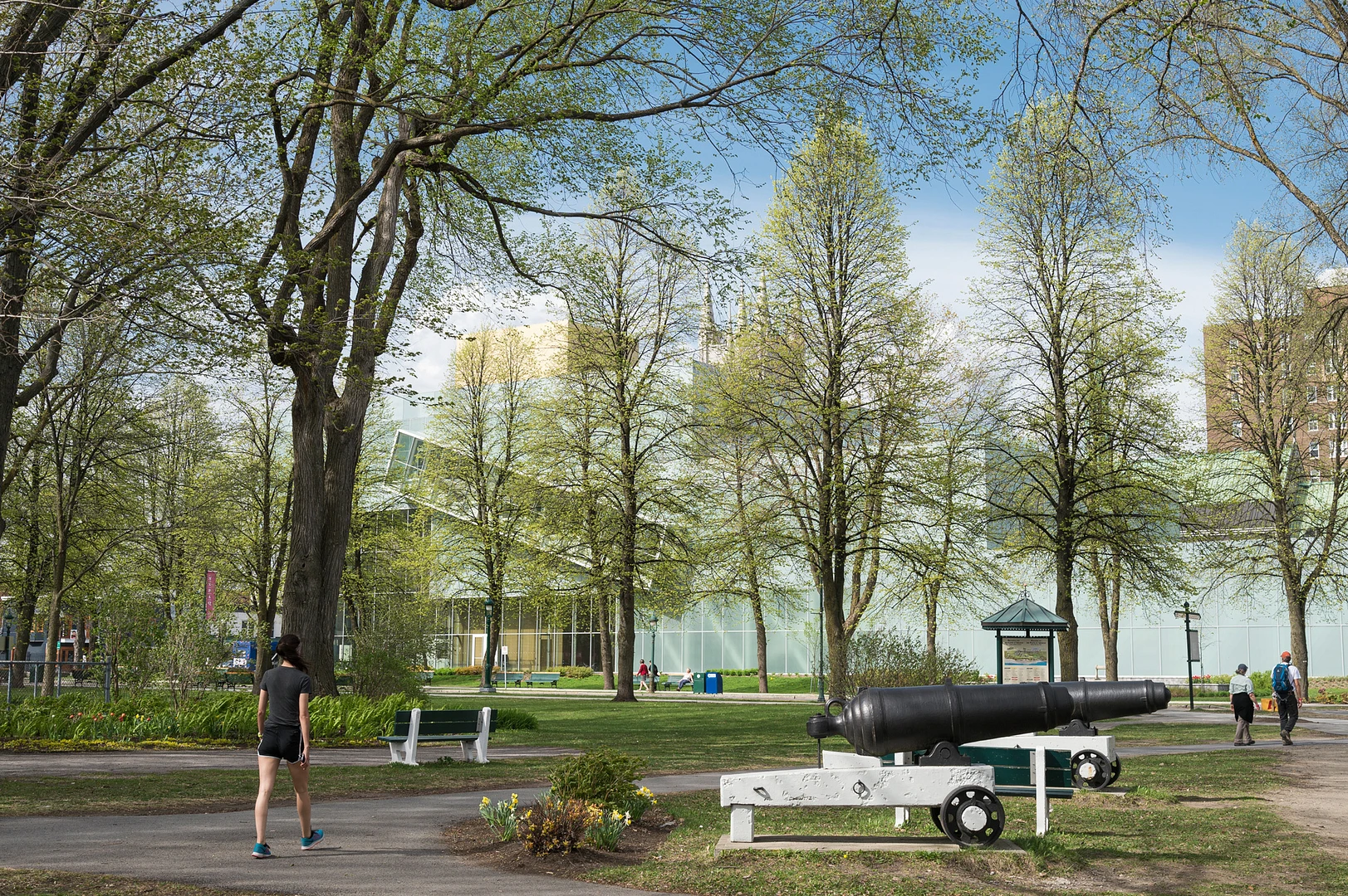 La Cité muséale à travers le Parc des Champs-de-Bataille // Photo : MNBAQ, Idra Labrie