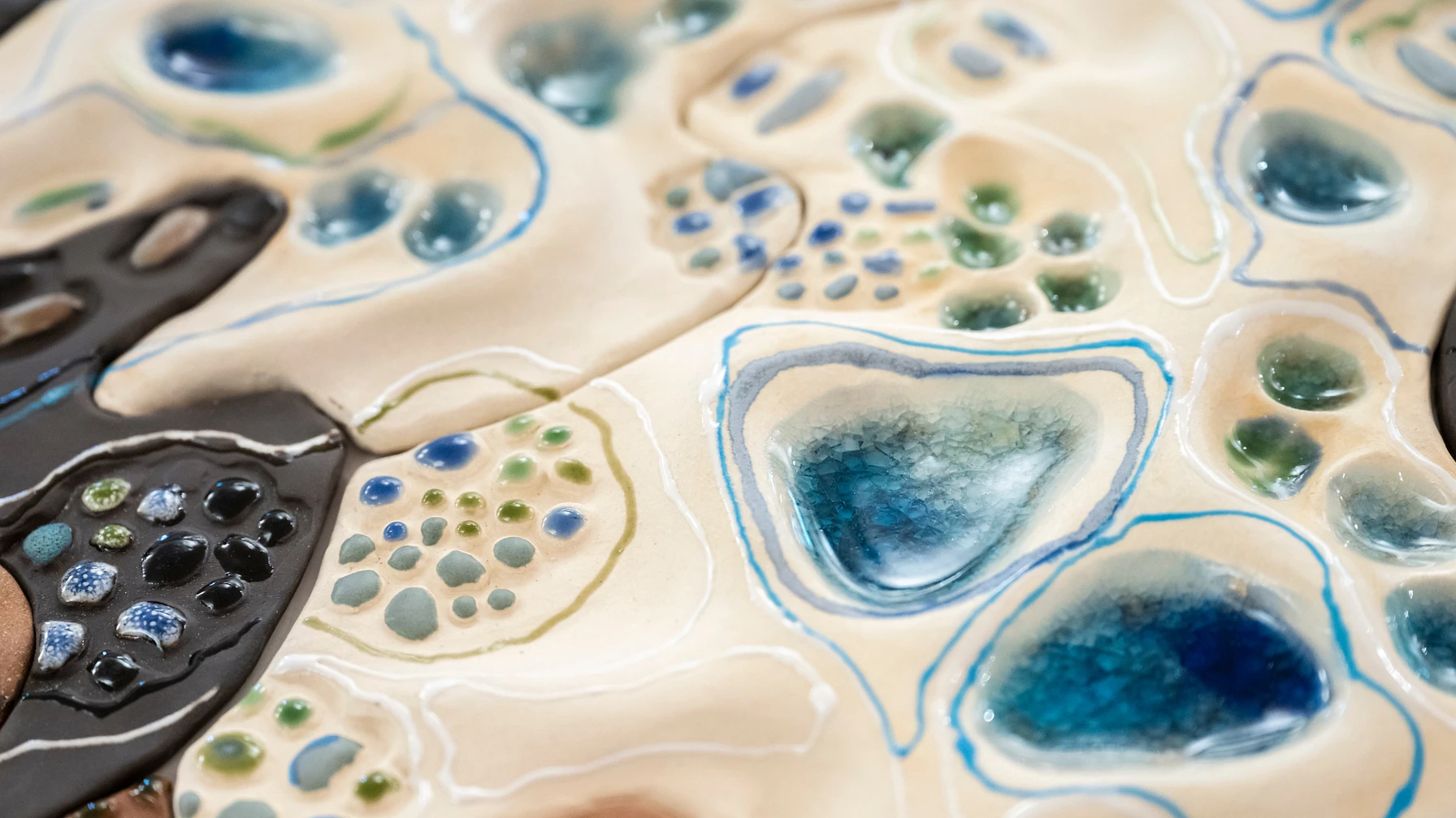 Détail de la fresque de Brigitte Dahan : l'eau