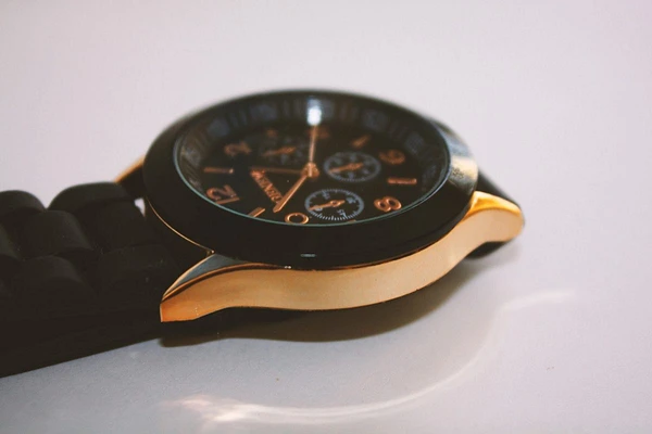 Clock 5104579 1920 1200x800
