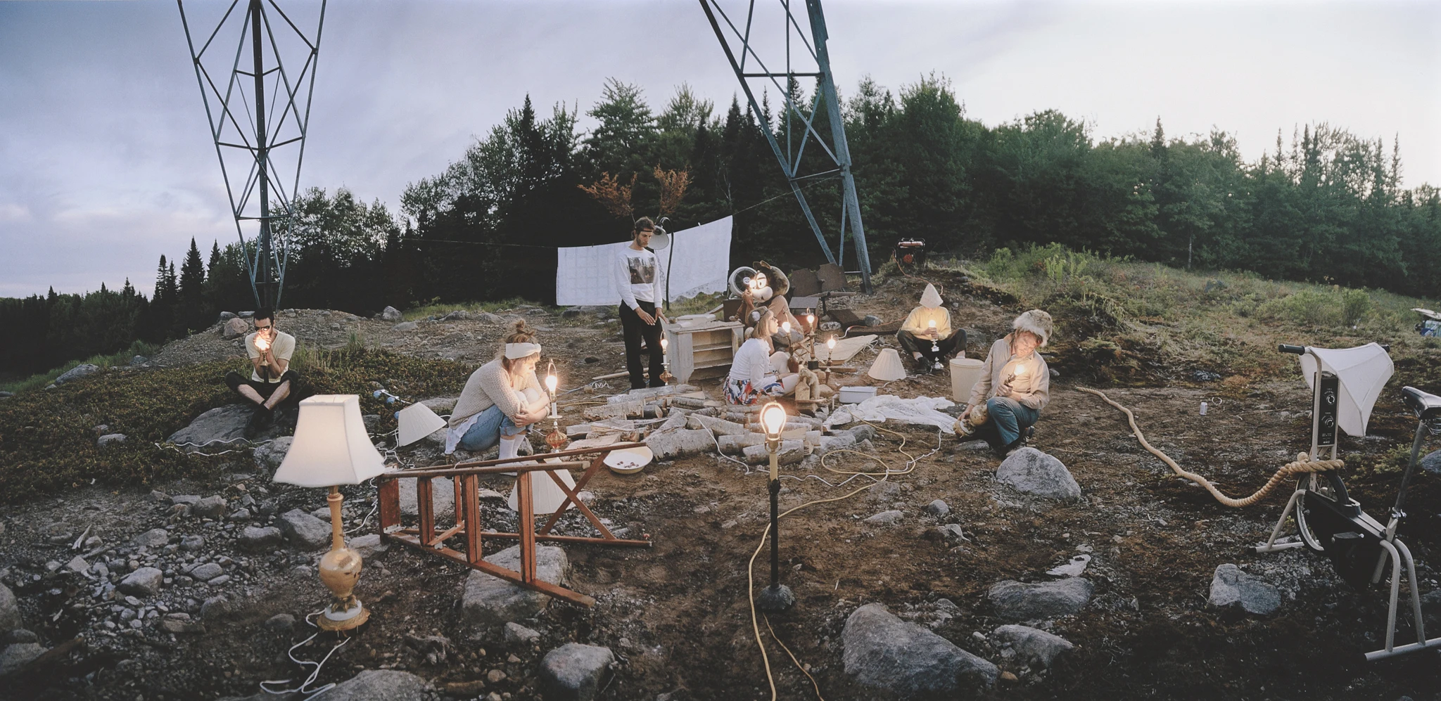 Carrier, Jacynthe  

Exercice énergétique, de la série « Scènes de genre 2 », 2009  

Épreuve numérique imprimée au jet d’encre, 3/3  

87 x 177 cm  

Collection du Musée national des beaux-arts du Québec  

(CP.2012.99)  

© Jacynthe Carrier  

Photographe : © MNBAQ 