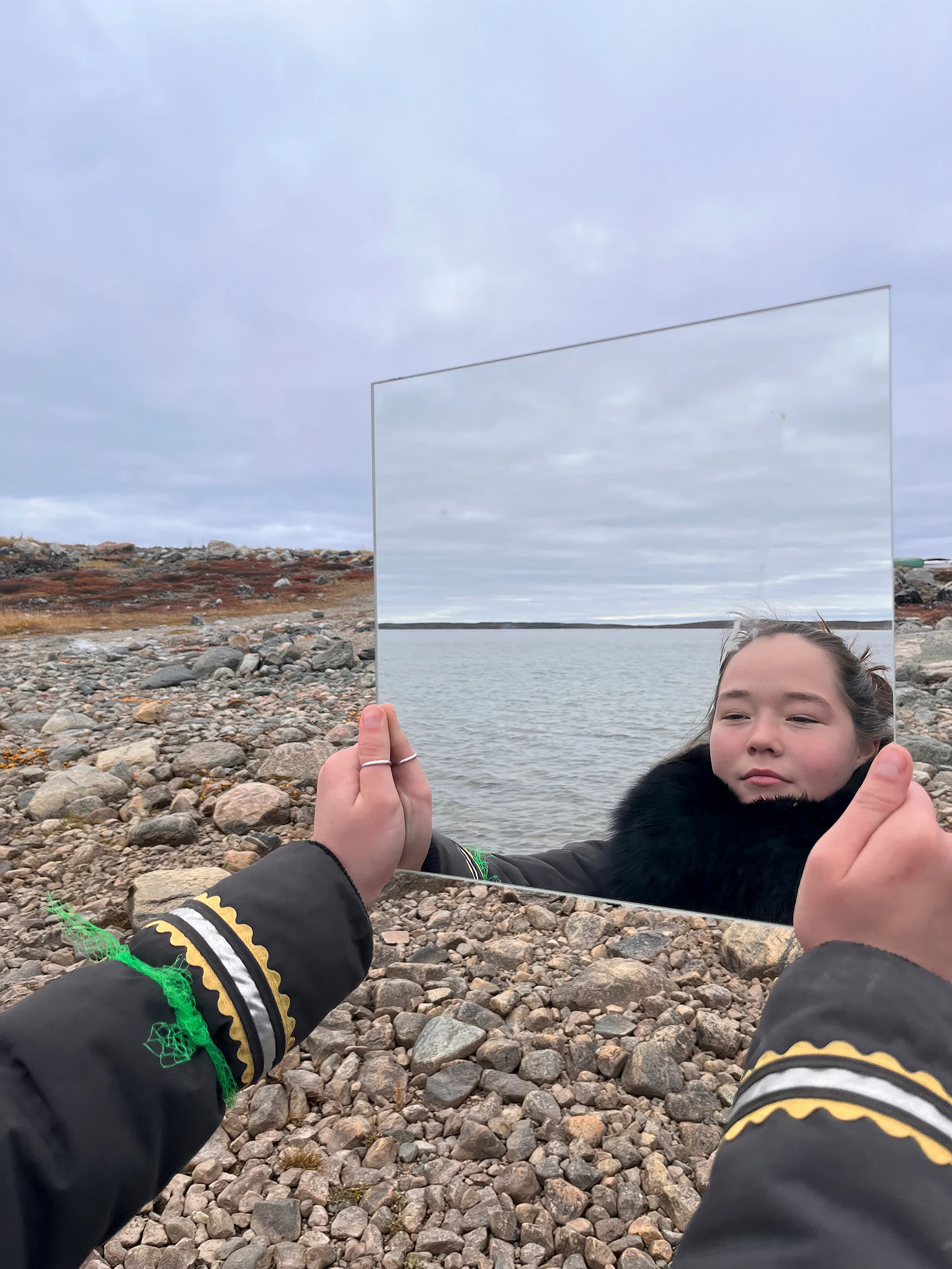 Sivuarapik, Grace  

Plastique unique no 55, 2022  

Épreuve numérique  

106,7 x 78,7 cm  

École Iguarsivik, Puvirnituq, Nunavik  

Photographe : © Réjean Amamatuak 