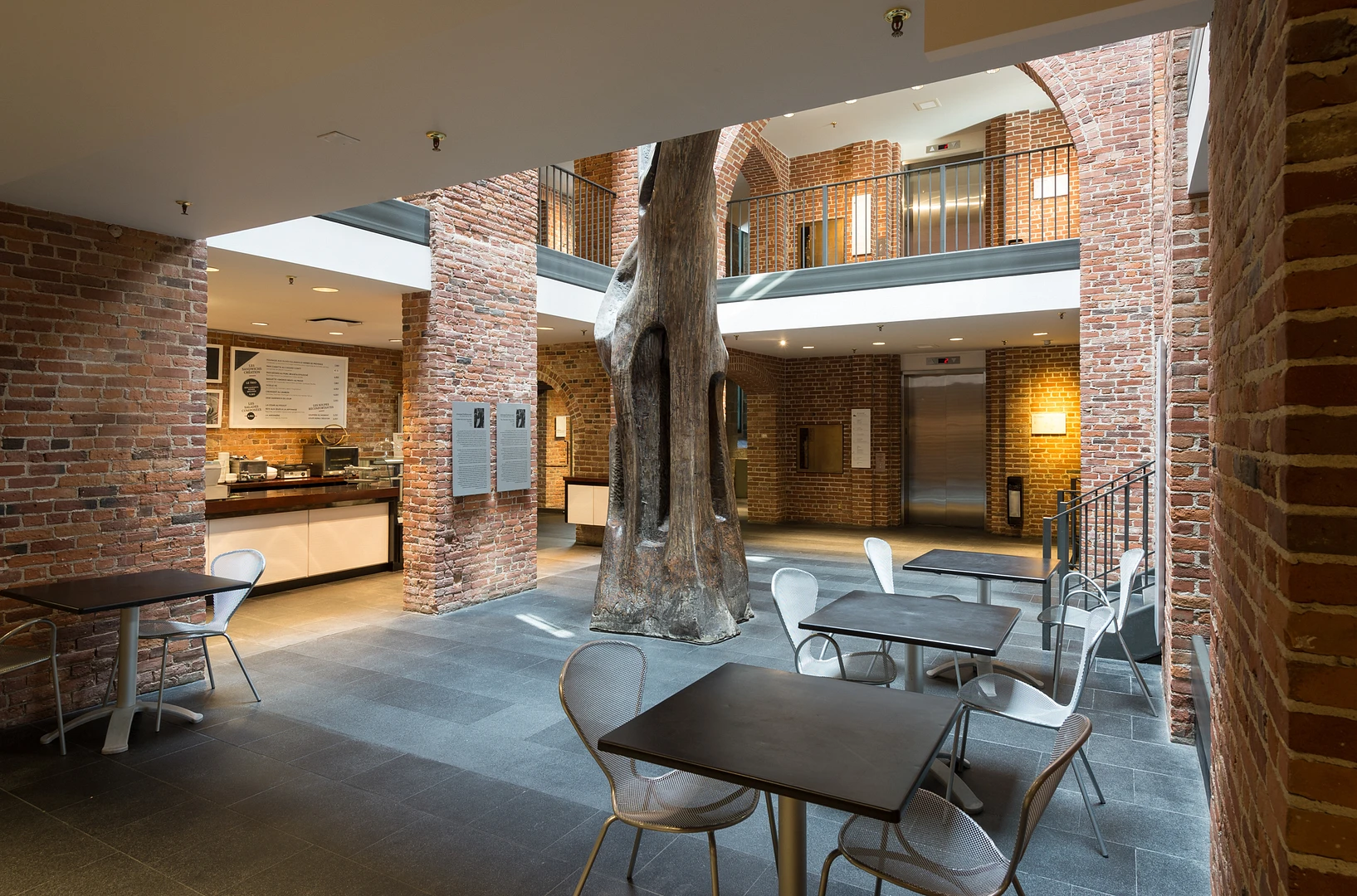 L'atrium du pavillon Charles Baillairgé // Photo : MNBAQ, Idra Labrie