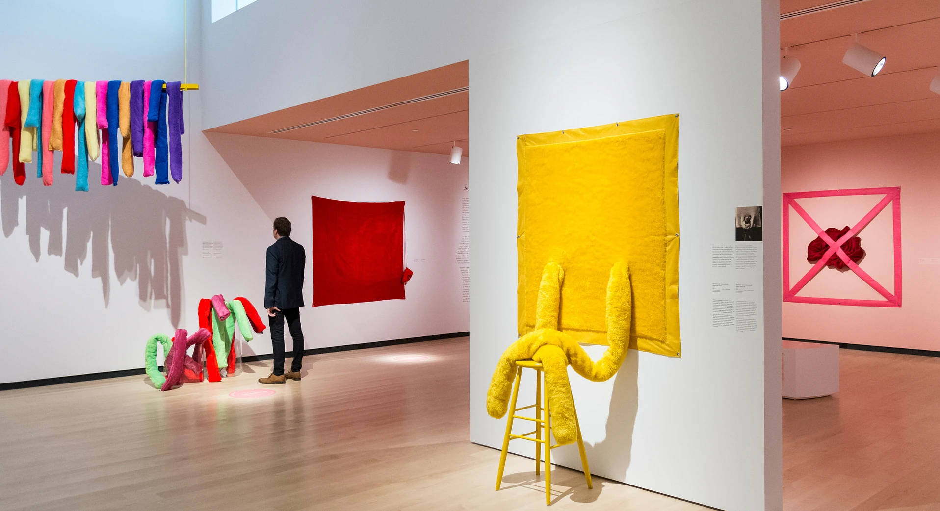 Vue de l'exposition Cozic. À vous de jouer, 2019