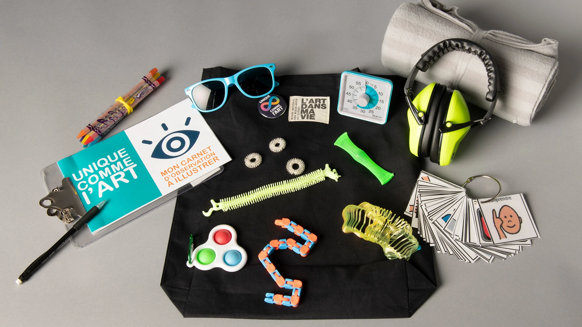 Trousse pour les personnes en situation d'handicap qui ont une déficience intellectuelle ou une trouble du spectre de l'autisme (TSA) // Photo : MNBAQ, Denis Legendre