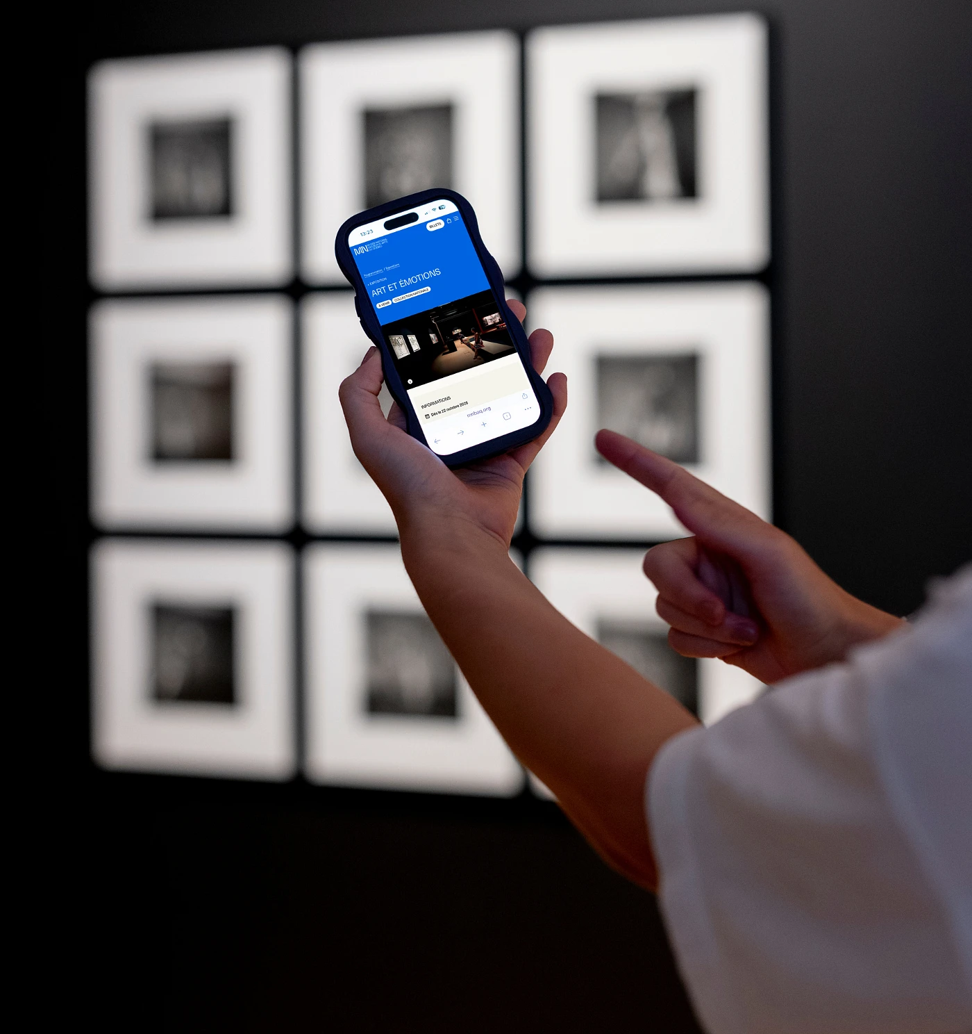 A student visiting the Espace Riopelle – Michael Audain Pavilion