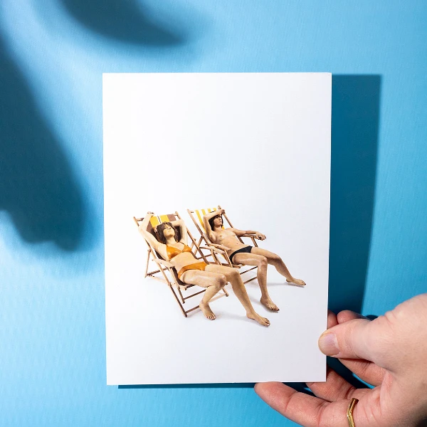 Carte postale Plage Hyperrealisme Ceci nest pas un corps au MNBAQ