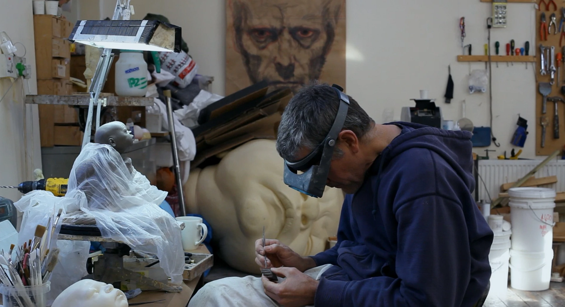 Still Life: Ron Mueck at work 5