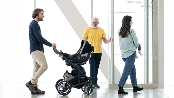 Visitors in the Pierre Lassonde Pavilion // Photo : MNBAQ, David Cannon