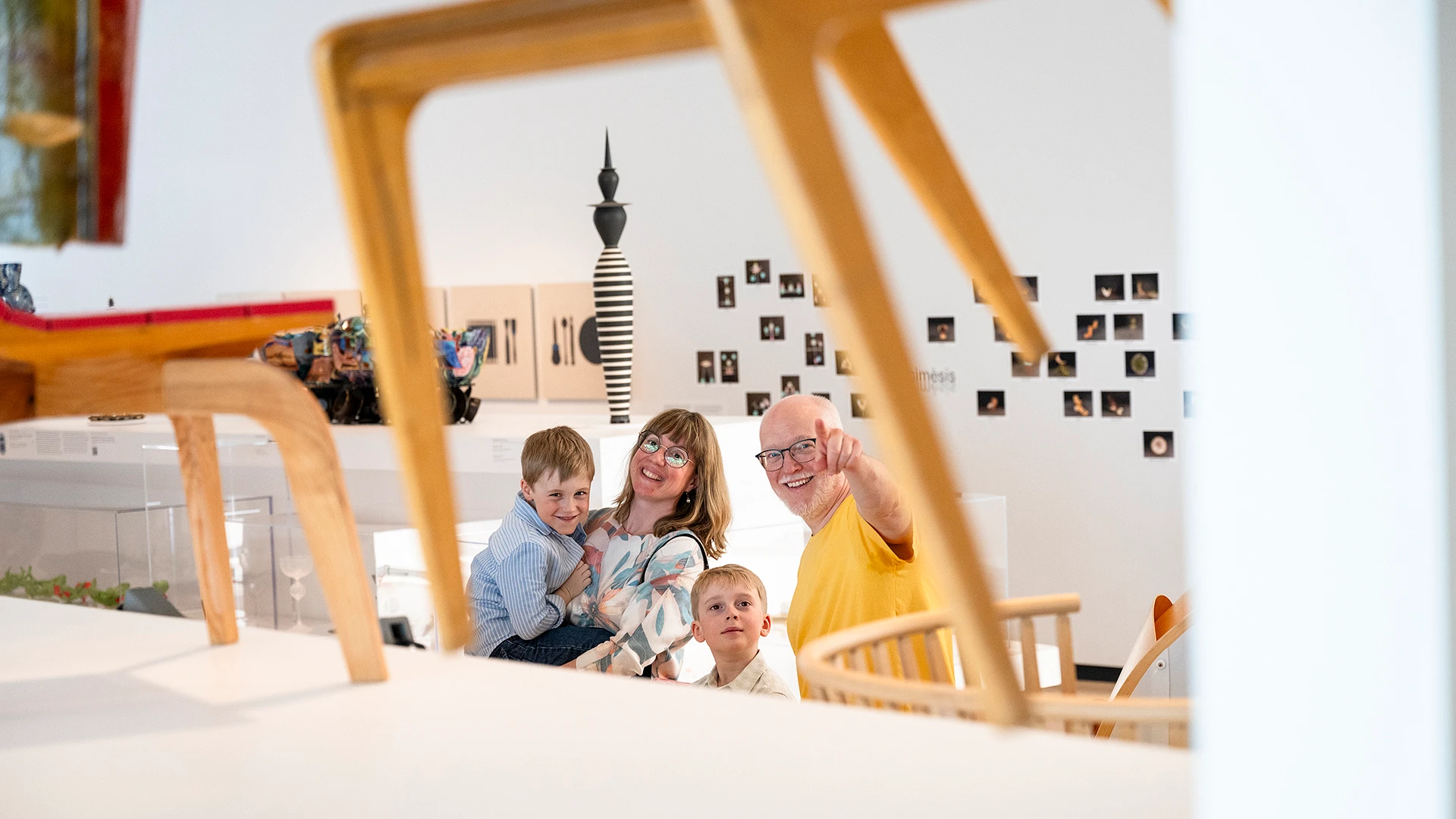 Vue de l'exposition Arts décoratifs et design du Québec // Photo : MNBAQ, Emmanuelle Letendre-Lévesque