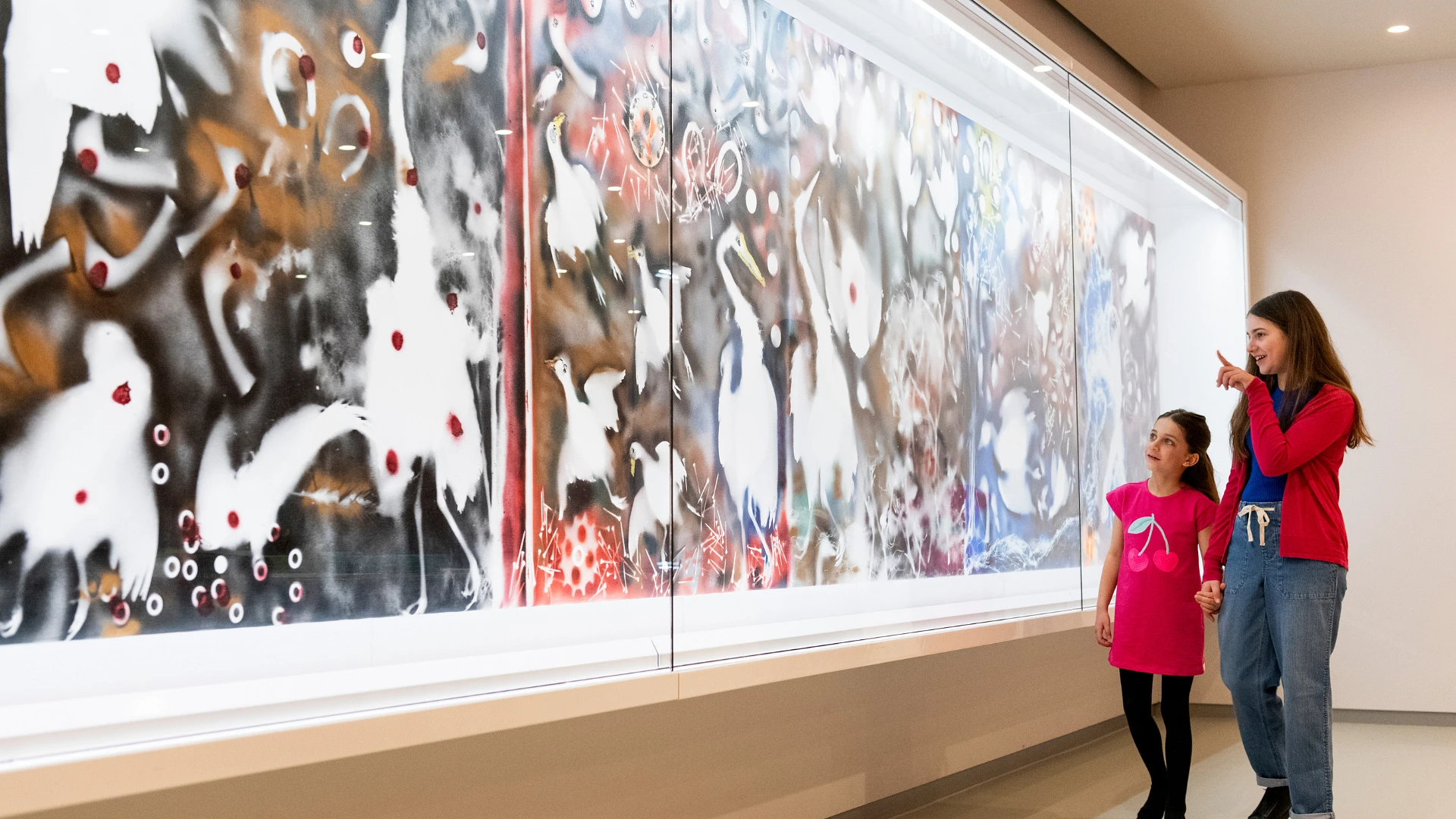 Jean Paul Riopelle, L'Hommage à Rosa Luxemburg (detail), 1992. Acrylic and spray paint on canvas, 155 × 4039 cm (whole) MNBAQ, gift of the artist (1996.96) © Estate of Jean Paul Riopelle / CARCC, Ottawa, 2025 // Photo: MNBAQ, David Cannon