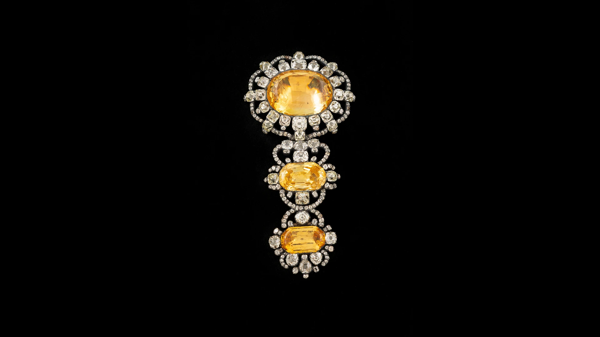 Hat pin in the colours of the Austrian Empire