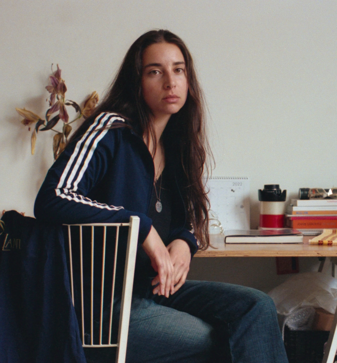 Fatine Violette Sibiri, winner of the Lynne Cohen Prize (2025)