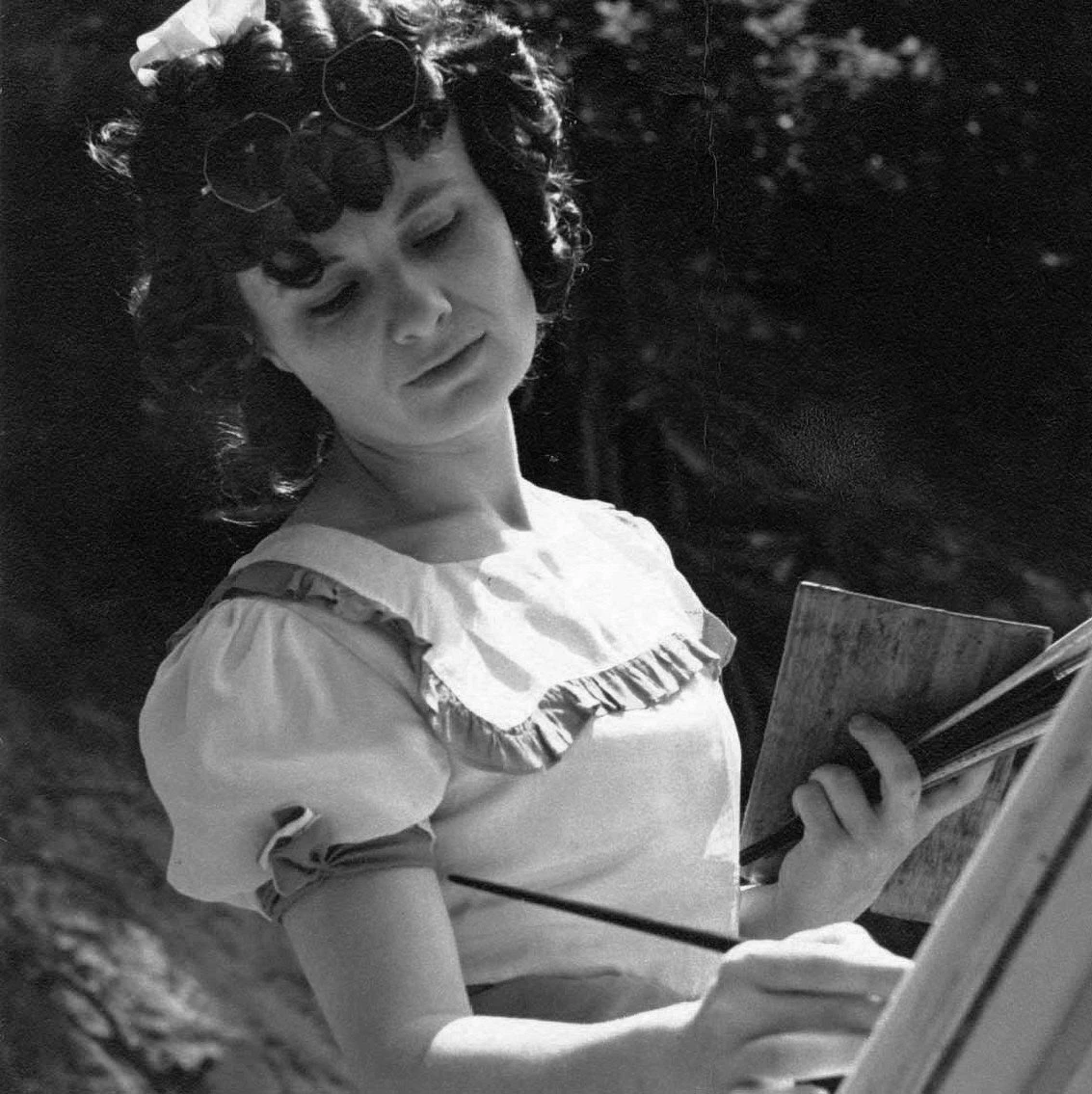 Simone Mary Bouchard au chevalet